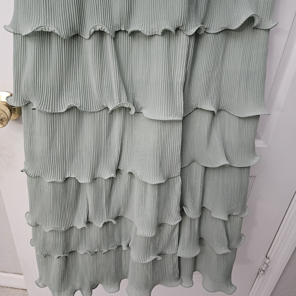 Ieena for Mac Duggal Sleeveless Ruffle Tiered V Neck Gown SZ 6 NWT 49054 - Picture 6 of 13